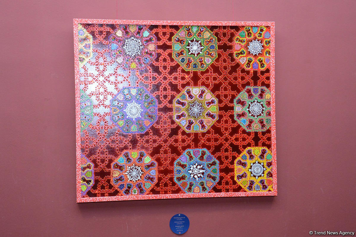 В Баку открылась выставка Милены Набиевой "Minabi - Узоры Мироздания": буйство красок, чувств и восприятия (ФОТО)