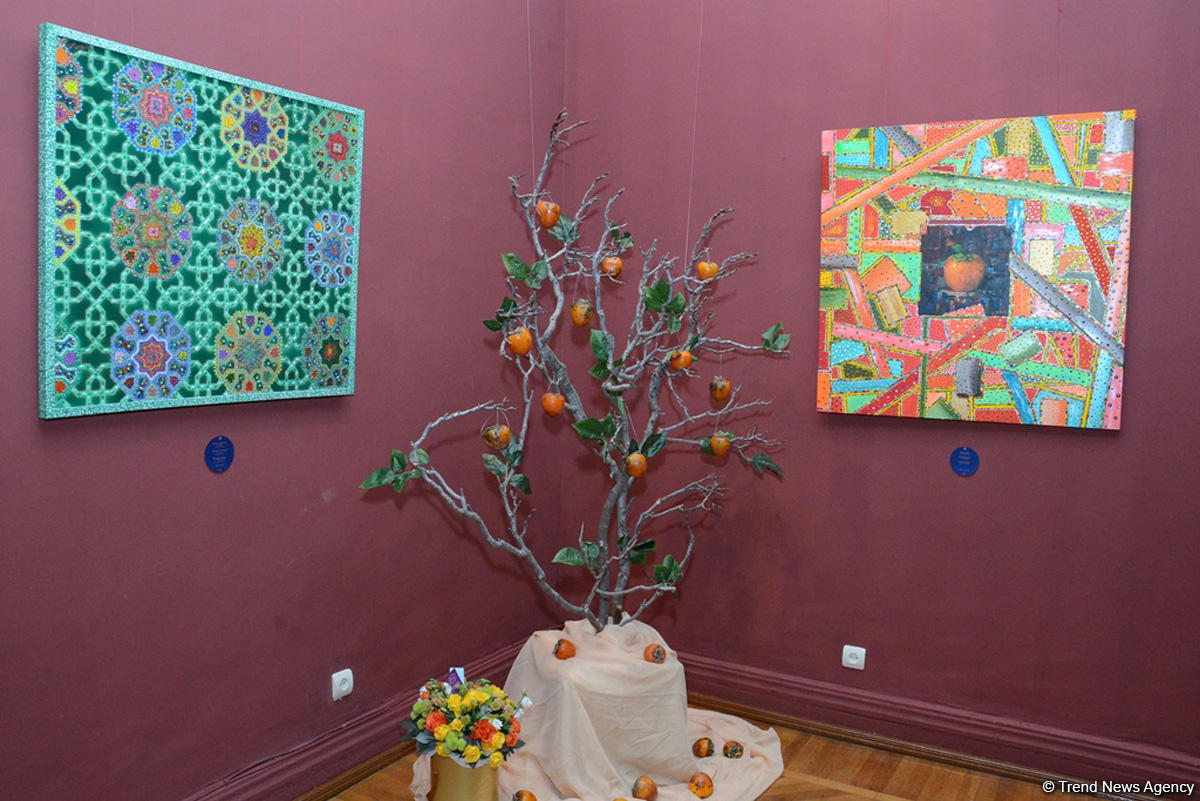 В Баку открылась выставка Милены Набиевой "Minabi - Узоры Мироздания": буйство красок, чувств и восприятия (ФОТО)