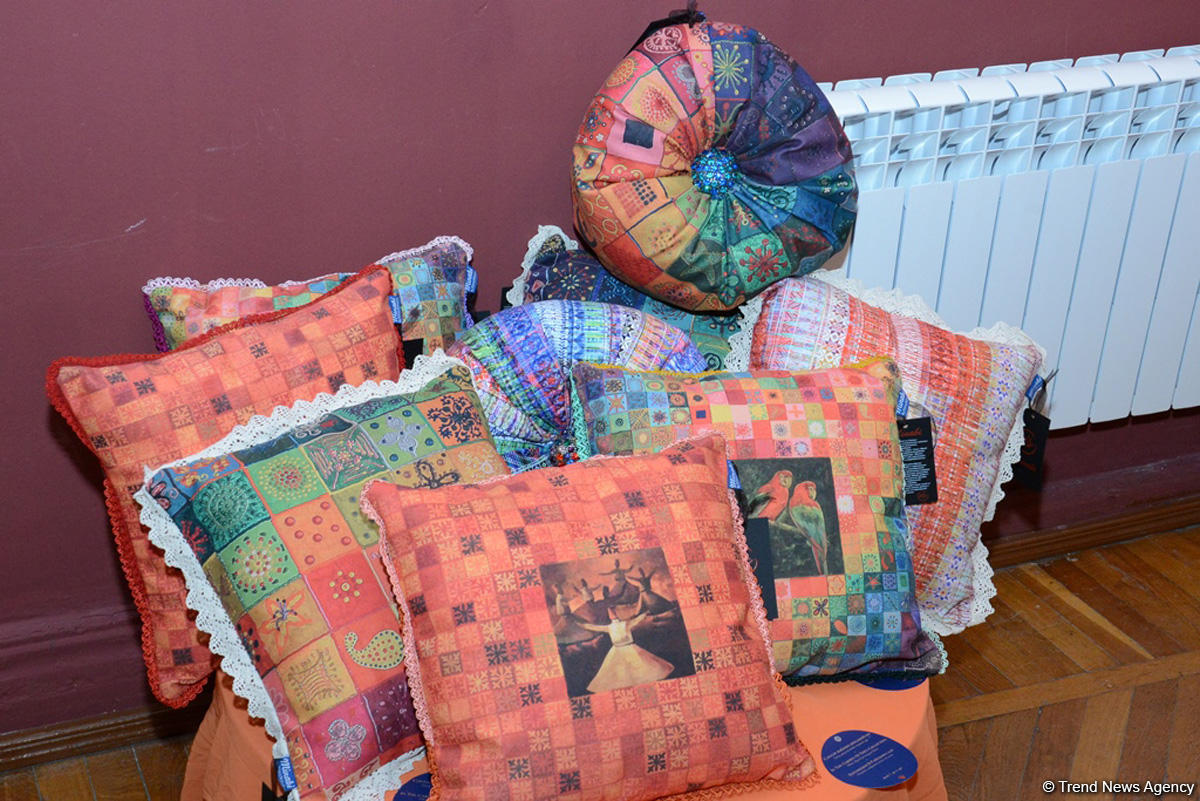 В Баку открылась выставка Милены Набиевой "Minabi - Узоры Мироздания": буйство красок, чувств и восприятия (ФОТО)