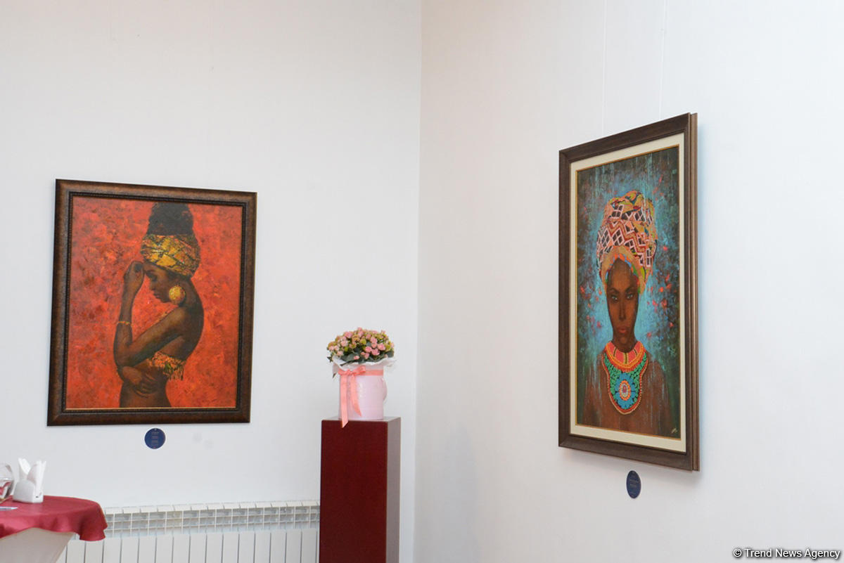 В Баку открылась выставка Милены Набиевой "Minabi - Узоры Мироздания": буйство красок, чувств и восприятия (ФОТО)