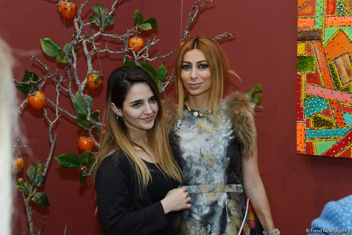 В Баку открылась выставка Милены Набиевой "Minabi - Узоры Мироздания": буйство красок, чувств и восприятия (ФОТО)