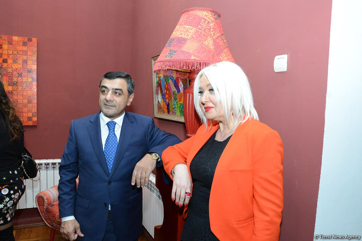 В Баку открылась выставка Милены Набиевой "Minabi - Узоры Мироздания": буйство красок, чувств и восприятия (ФОТО)