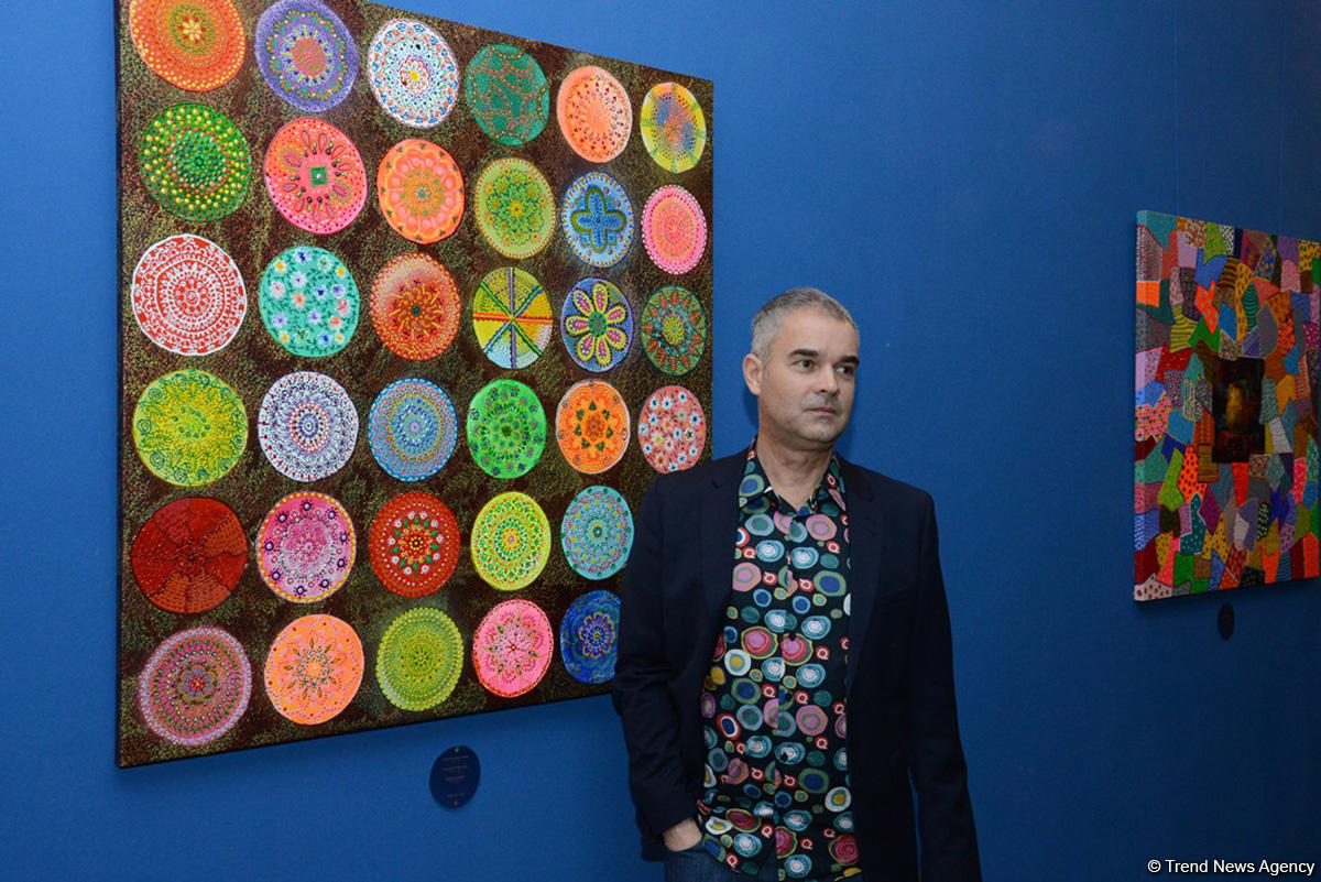 В Баку открылась выставка Милены Набиевой "Minabi - Узоры Мироздания": буйство красок, чувств и восприятия (ФОТО)