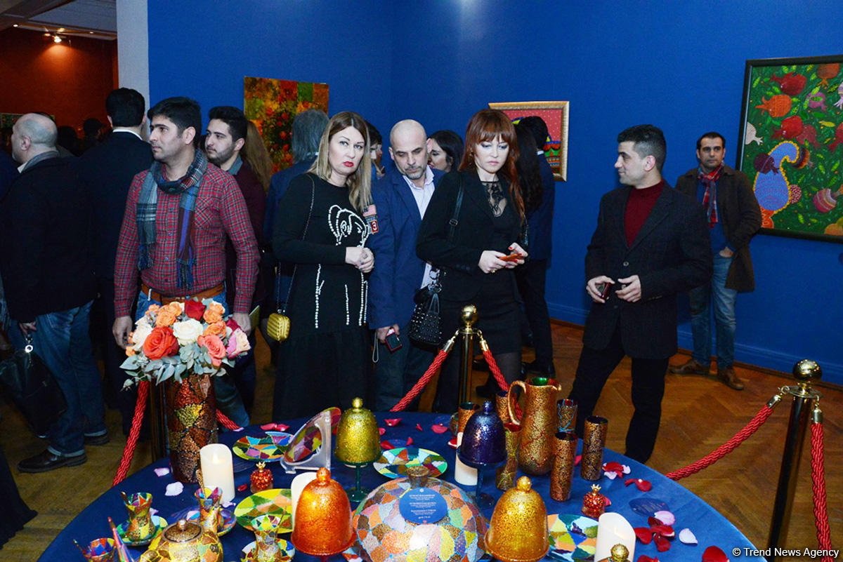 В Баку открылась выставка Милены Набиевой "Minabi - Узоры Мироздания": буйство красок, чувств и восприятия (ФОТО)