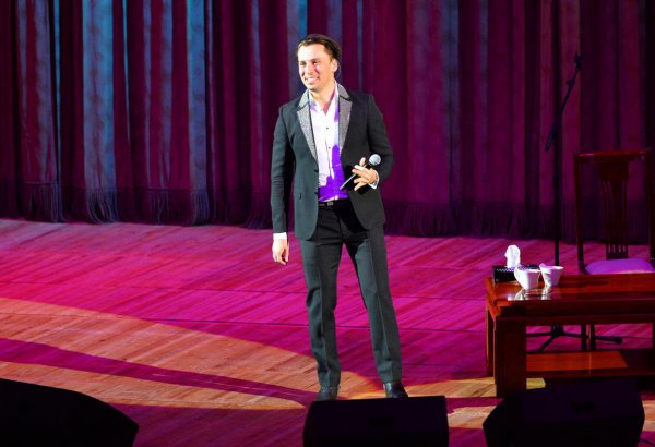 Максим Галкин в Баку: Самый вкусный плов … во время "эхсана" (ФОТО)