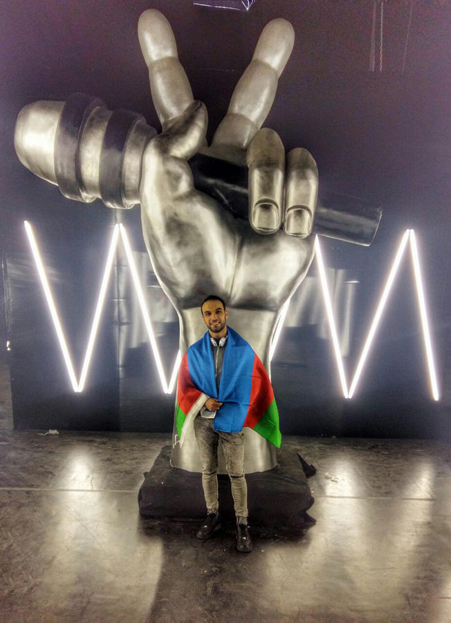 Азербайджанский певец в телепроекте "Голос Украины" (ФОТО)