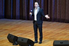 Максим Галкин в Баку: Самый вкусный плов … во время "эхсана" (ФОТО)