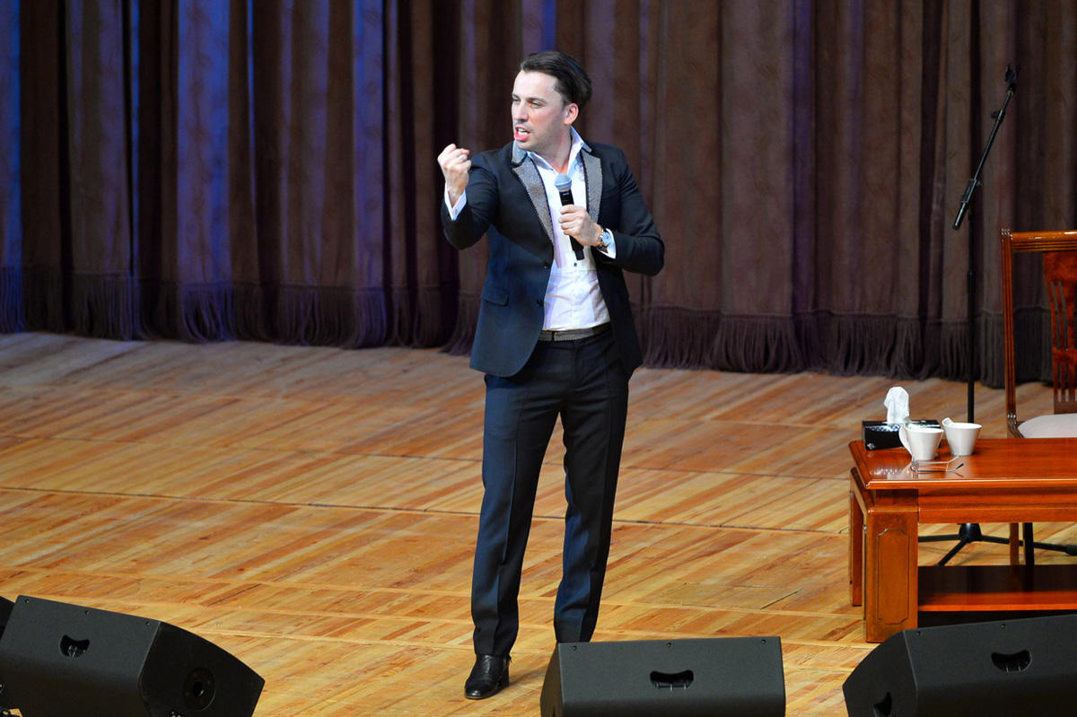 Максим Галкин в Баку: Самый вкусный плов … во время "эхсана" (ФОТО)