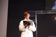 Аншлаг и овации: "Жестокий урок" от российских актеров в Баку (ФОТО)