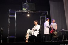 Аншлаг и овации: "Жестокий урок" от российских актеров в Баку (ФОТО)