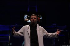 Аншлаг и овации: "Жестокий урок" от российских актеров в Баку (ФОТО)