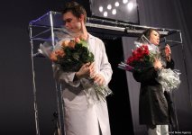 Аншлаг и овации: "Жестокий урок" от российских актеров в Баку (ФОТО)