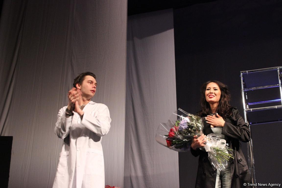 Аншлаг и овации: "Жестокий урок" от российских актеров в Баку (ФОТО)