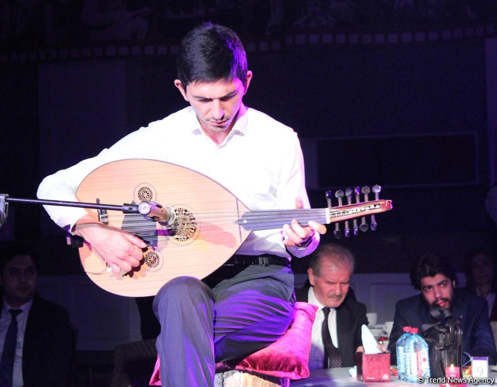 Баку и любовь: Каждая строчка, как мгновение судьбы (ФОТО)