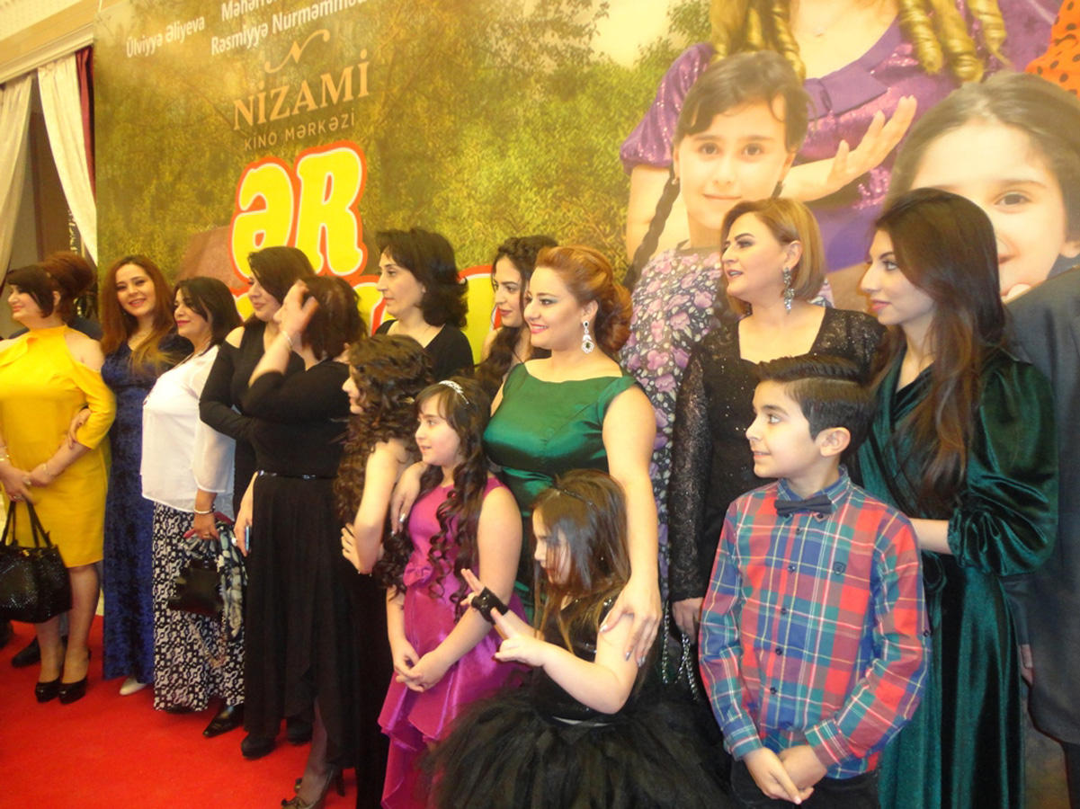 Премьера фильма о том, как выйти замуж собрала азербайджанских звезд (ФОТО)