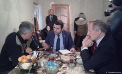 Посол США  навестил семью вынужденных переселенцев из Ходжалы   (ФОТО)