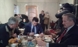 Посол США  навестил семью вынужденных переселенцев из Ходжалы   (ФОТО)