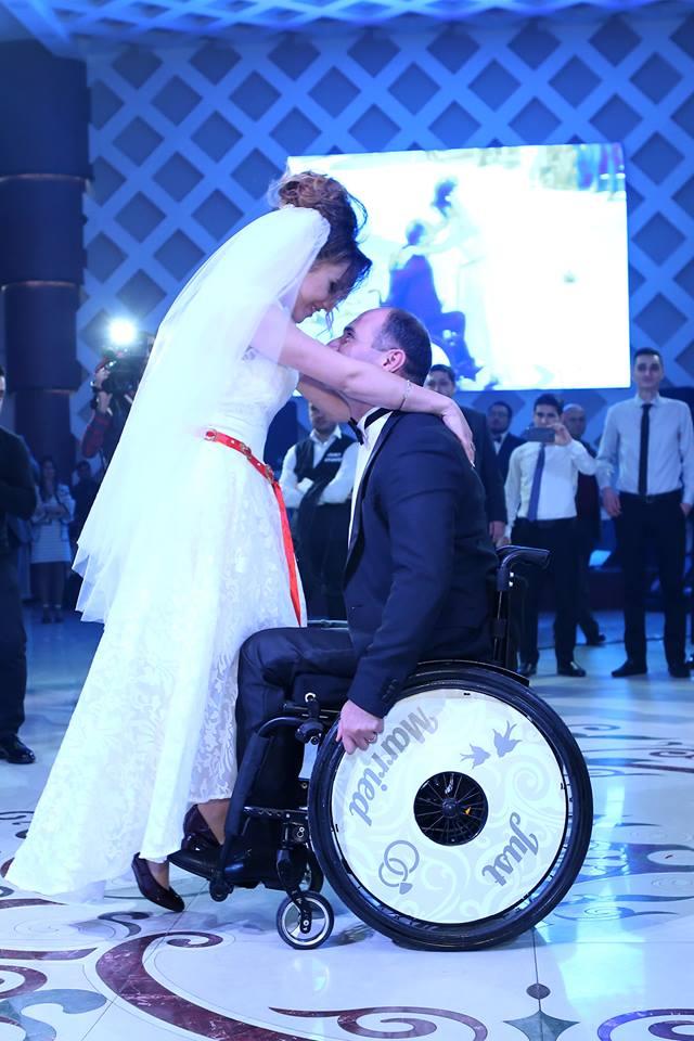 Такого вы еще не видели! Невеста из Азербайджана совершила прыжок с 4000 метров (ВИДЕО, ФОТО)