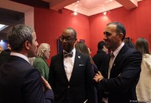 Любимый художник экс-президента США и звезд Голливуда представил в Баку "The observer is the observed" (ФОТО)