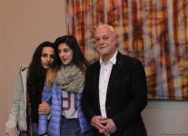 Любимый художник экс-президента США и звезд Голливуда представил в Баку "The observer is the observed" (ФОТО)