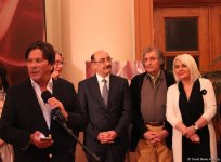 Любимый художник экс-президента США и звезд Голливуда представил в Баку "The observer is the observed" (ФОТО)