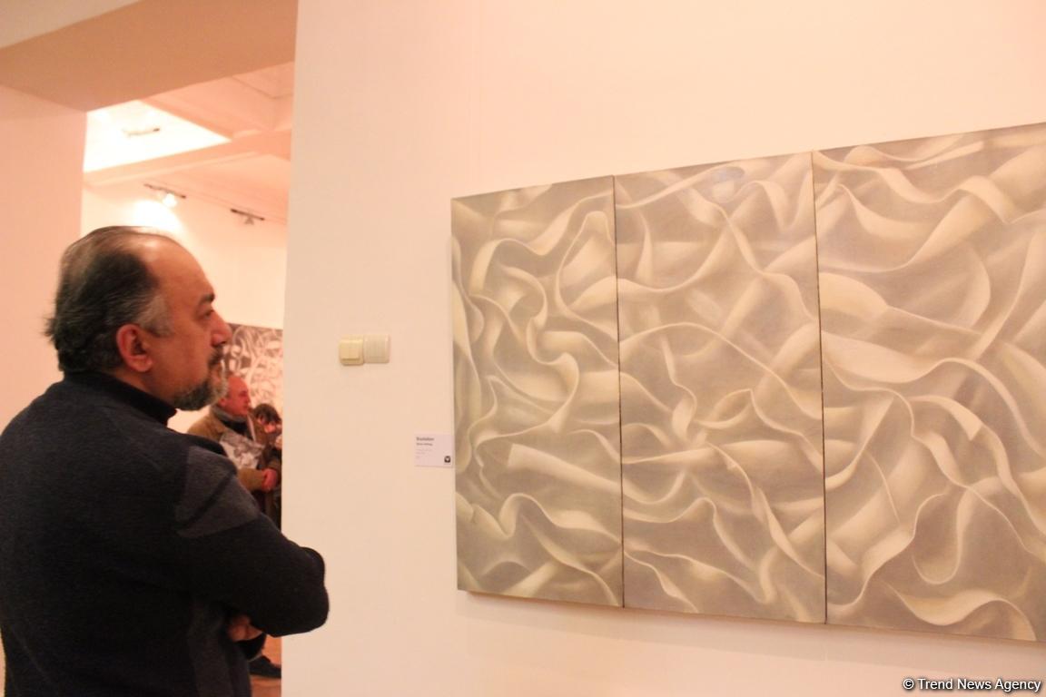 Любимый художник экс-президента США и звезд Голливуда представил в Баку "The observer is the observed" (ФОТО)