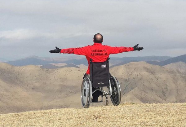 Человек, который не может ходить, но парит в облаках: фильм об уникальном азербайджанце (ФОТО)