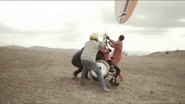 Человек, который не может ходить, но парит в облаках: фильм об уникальном азербайджанце (ФОТО)