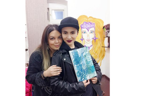 Участнице "Евровидения" подарили "волшебную" картину азербайджанской художницы