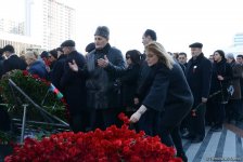 В  Баку прошло всенародное шествие в связи с 25-й годовщиной Ходжалинского геноцида (ФОТО)