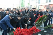 В  Баку прошло всенародное шествие в связи с 25-й годовщиной Ходжалинского геноцида (ФОТО)