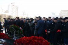 В  Баку прошло всенародное шествие в связи с 25-й годовщиной Ходжалинского геноцида (ФОТО)