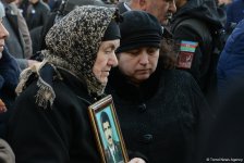 В  Баку прошло всенародное шествие в связи с 25-й годовщиной Ходжалинского геноцида (ФОТО)