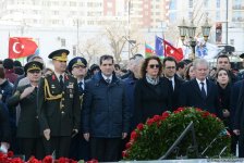 В  Баку прошло всенародное шествие в связи с 25-й годовщиной Ходжалинского геноцида (ФОТО)