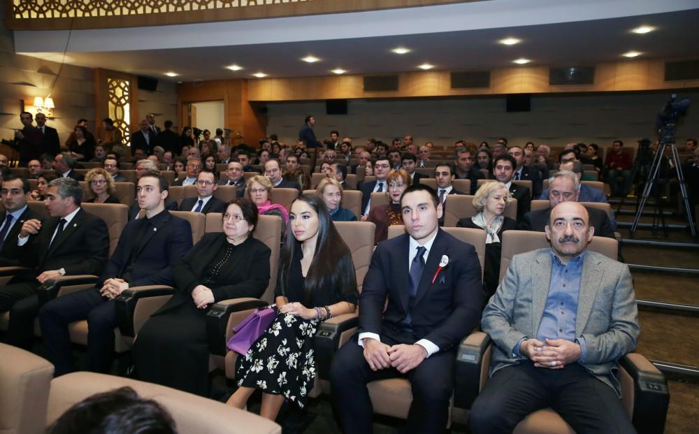 Вице-президент Фонда Гейдара Алиева Лейла Алиева приняла участие в показе фильма "Бесконечный коридор"