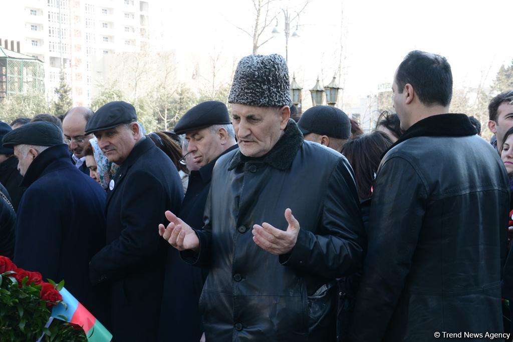 В  Баку прошло всенародное шествие в связи с 25-й годовщиной Ходжалинского геноцида (ФОТО)