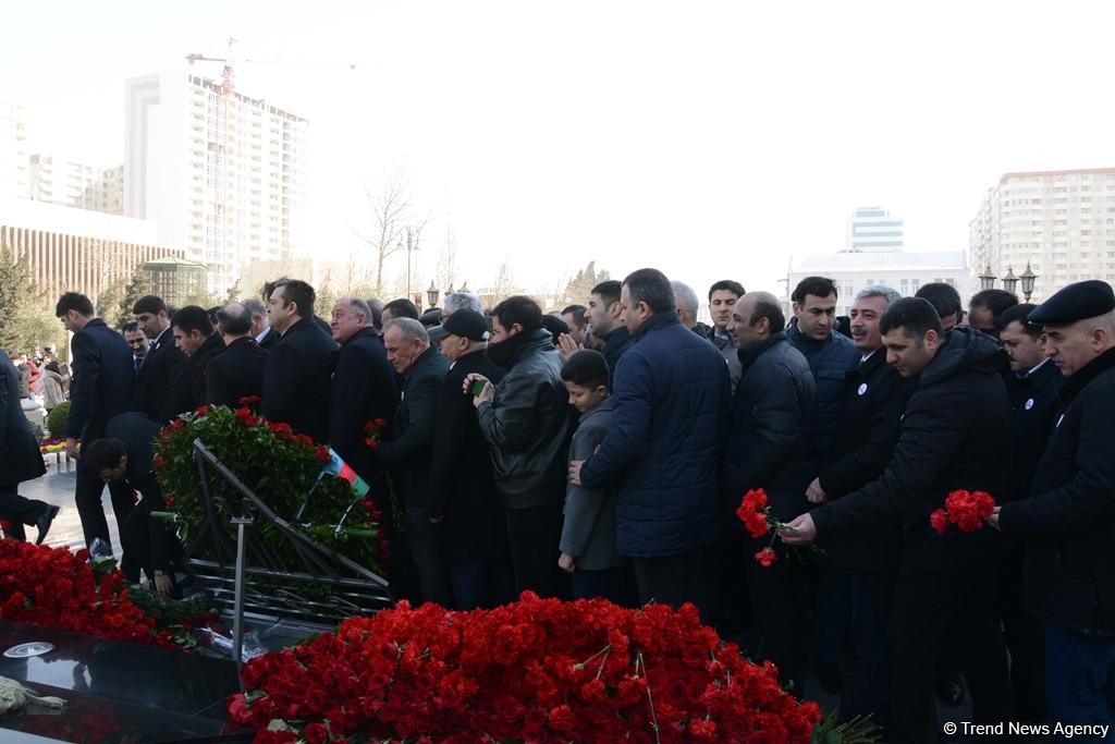 В  Баку прошло всенародное шествие в связи с 25-й годовщиной Ходжалинского геноцида (ФОТО)