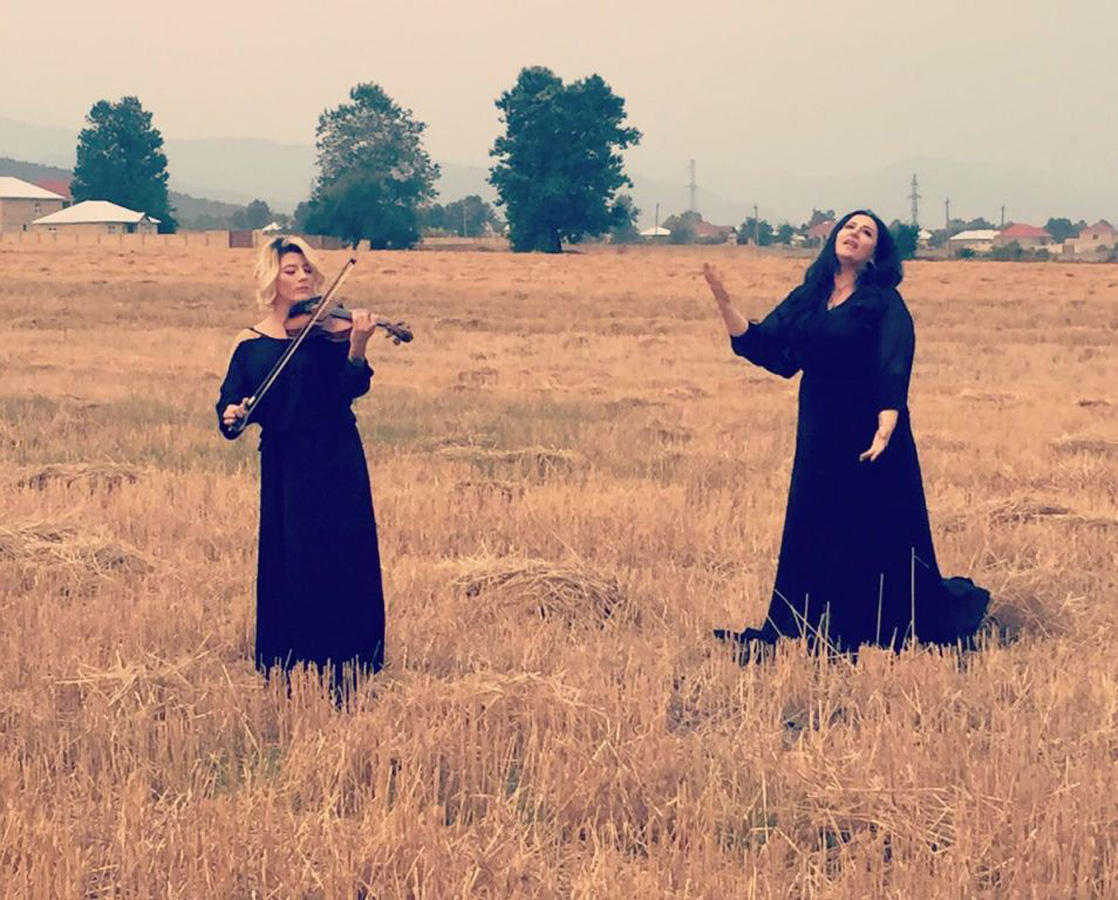 Каскадер из известных турецких сериалов в клипе азербайджанской певицы (ВИДЕО, ФОТО)