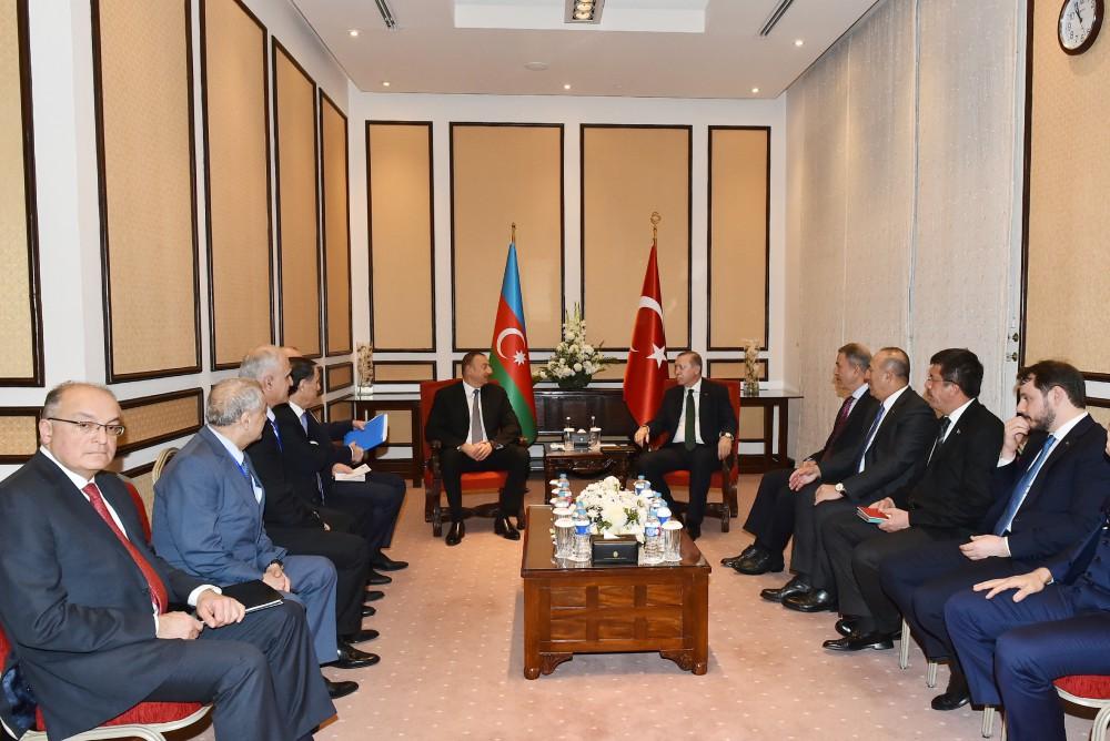 В Исламабаде состоялась встреча президентов Азербайджана и Турции (ФОТО) (версия 2)