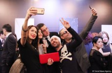 Севда Алекперзаде презентовала клип "Когда вспоминаю тебя" в художественной галерее (ВИДЕО, ФОТО)