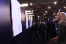 Севда Алекперзаде презентовала клип "Когда вспоминаю тебя" в художественной галерее (ВИДЕО, ФОТО)