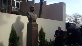 В Баку установлен бюст Николаю Байбакову (ФОТО)