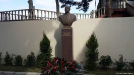 В Баку установлен бюст Николаю Байбакову (ФОТО)