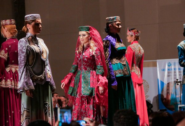 В Азербайджане может быть учрежден День национальной одежды (ФОТО)