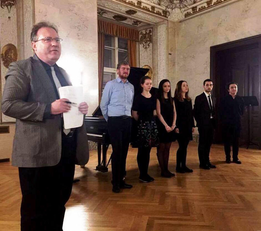 Азербайджанский музыкант  выступил в старинной Венской ратуше (ФОТО)