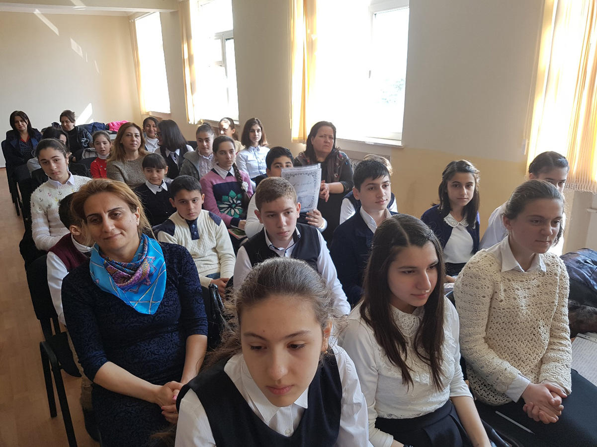 Олимпиады по русскому языку в Евлахе и Мингячевире (ФОТО)