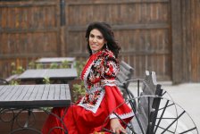 Сильнейшая паратхэквондистка мира Айнур Мамедова в образе символа Новруза на коне (ФОТО)