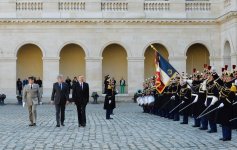 В Париже состоялась  церемония официальной встречи Президента Азербайджана (ФОТО)