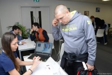 Делегации различных стран проходят аккредитацию на Кубок мира по спортивной гимнастике в Баку (ФОТОРЕПОРТАЖ)