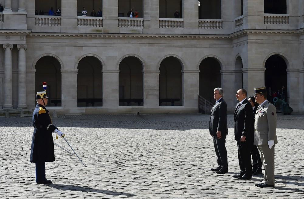 В Париже состоялась  церемония официальной встречи Президента Азербайджана (ФОТО)